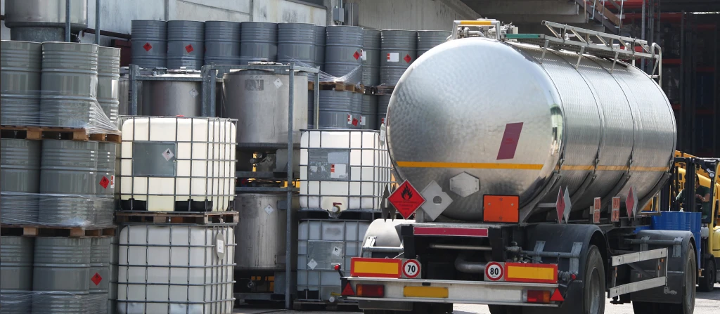 Caminhão tanque transportando etanol de São Paulo